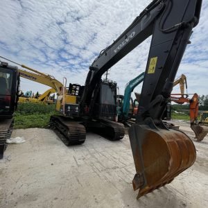 VOLVO EC140