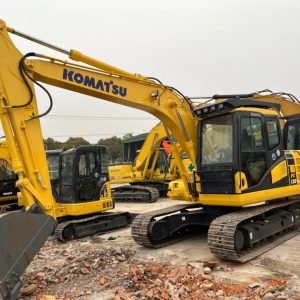 KOMATSU PC130-3