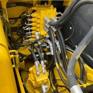 KOMATSU PC130-4