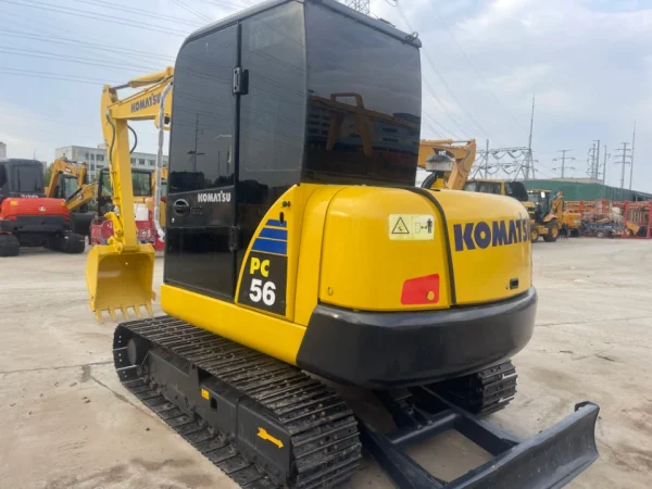 KOMATSU PC56-2