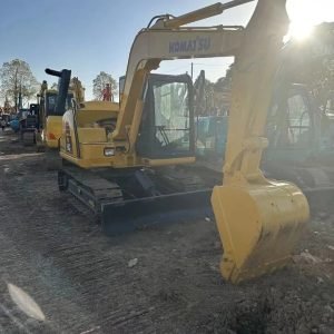 KOMATSU PC60-3
