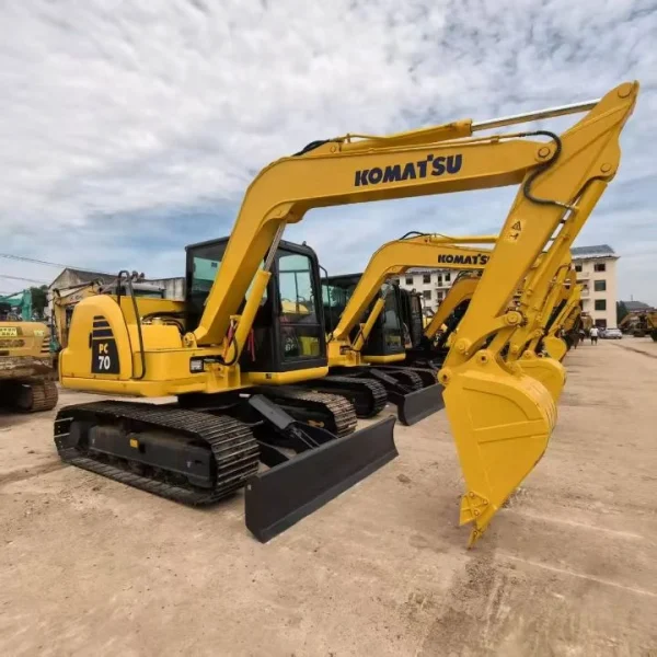 KOMATSU PC70-1
