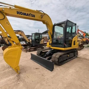 KOMATSU PC70-4