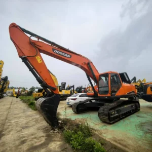 Escavadora Doosan DX300 usada para venda5