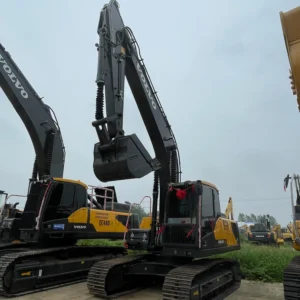 escavadora VOLVO EC200 usada para venda11