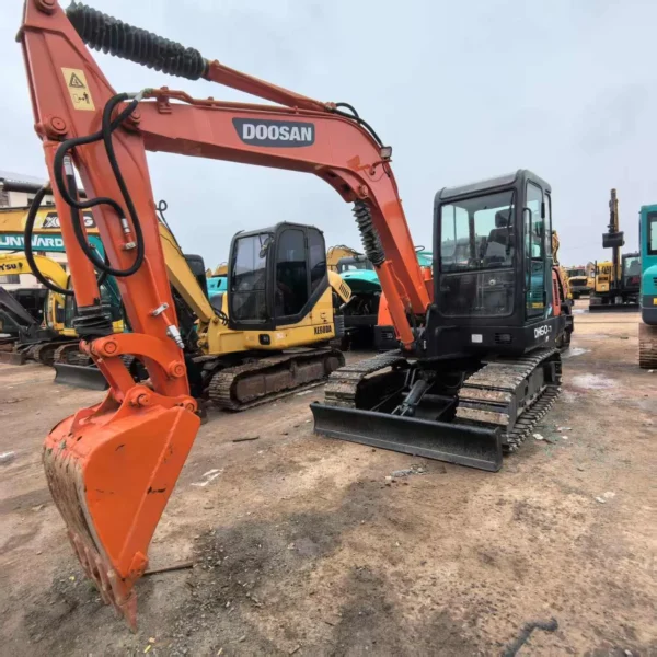 Escavadora doosan DH60-7 usada para venda1