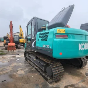 excavateur shinkong SK130LC d'occasionà vendre2