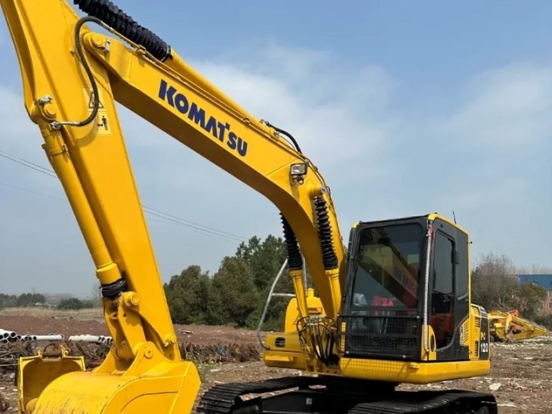 KOMATSU PC120-5