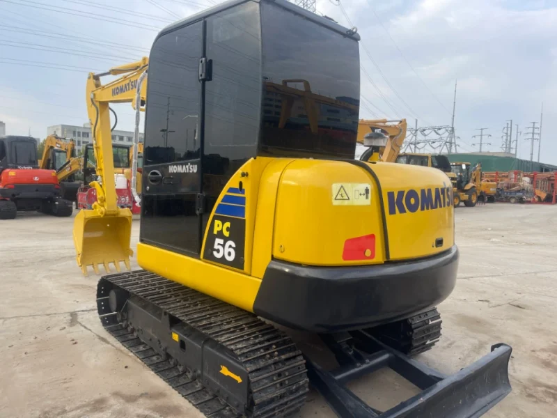 KOMATSU PC56-2