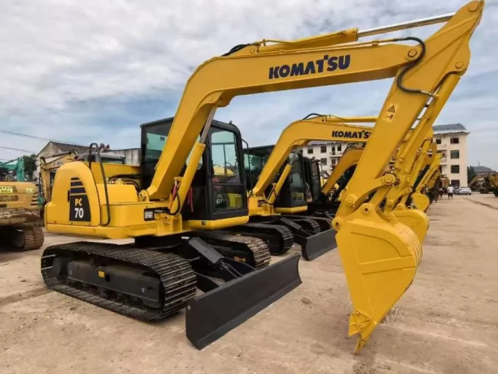KOMATSU PC70-1