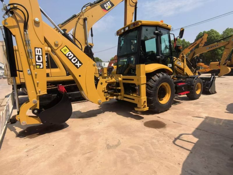 Pelle JCB 3CX d'occasion à vendre4