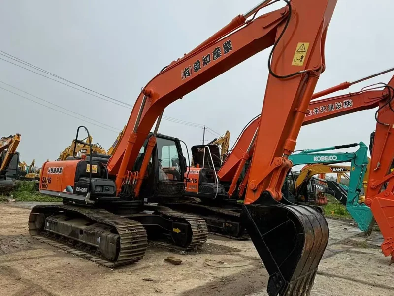 Hitachi 160 excavateur d'occasion à vendre1