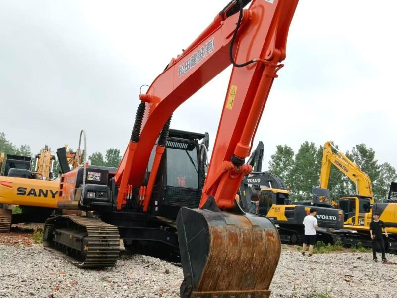 Hitachi ZAXIS200 excavateur d'occasion à vendre10