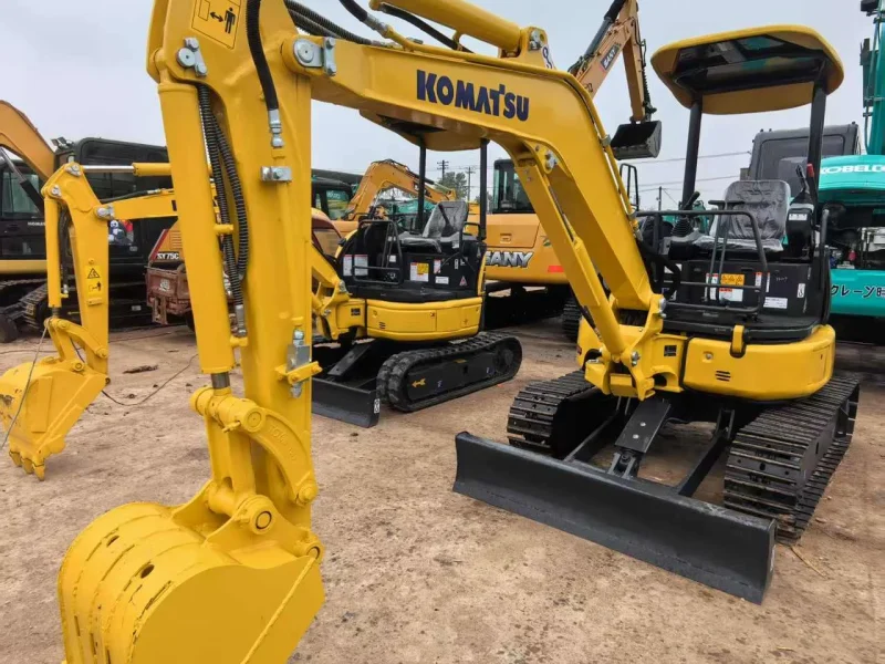 escavadora komatsu PC30MR usada para venda1