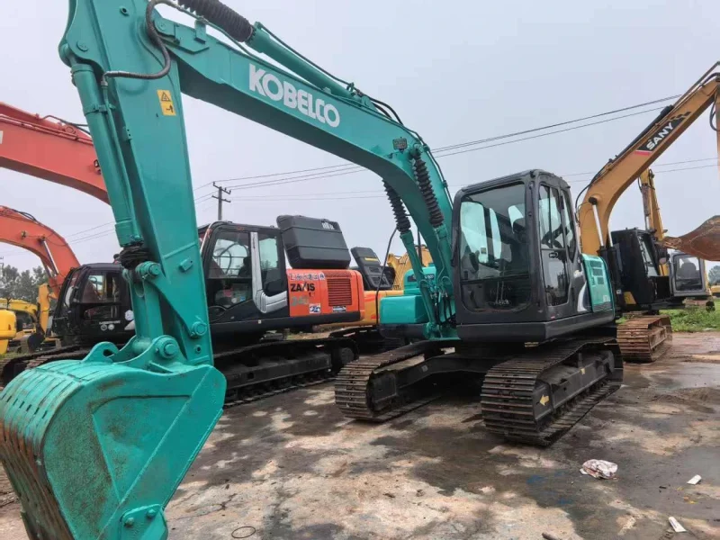 excavateur shinkong SK130LC d'occasionà vendre3